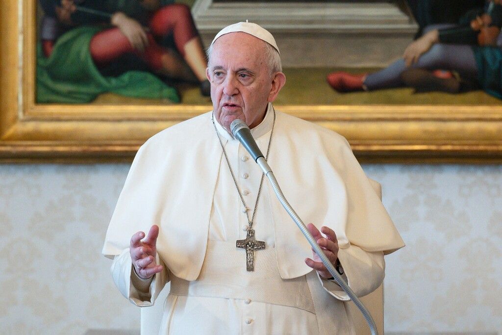 Papst kürzt Kardinälen und Priestern die Gehälter