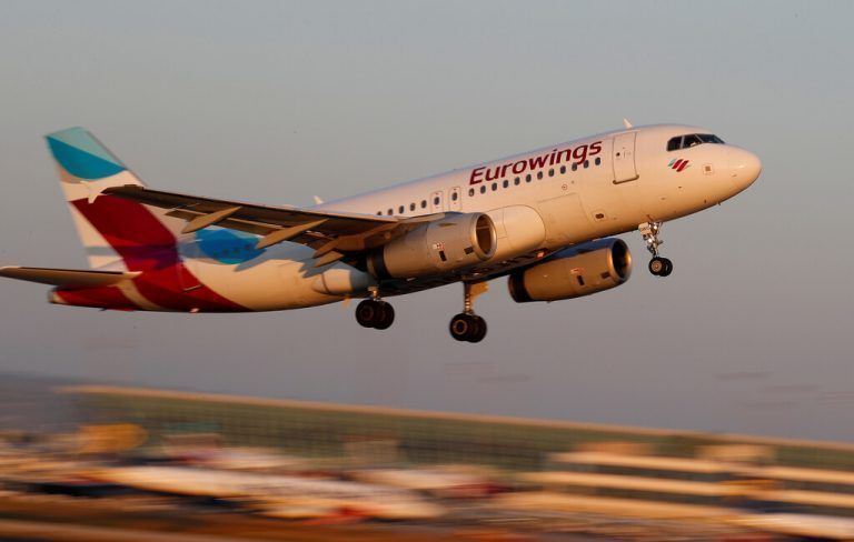 Nach der Aufhebung der Reisewarnung für Mallorca ziehen die Flugbuchungen für die Lieblingsinsel der Deutschen deutlich an. Reuters