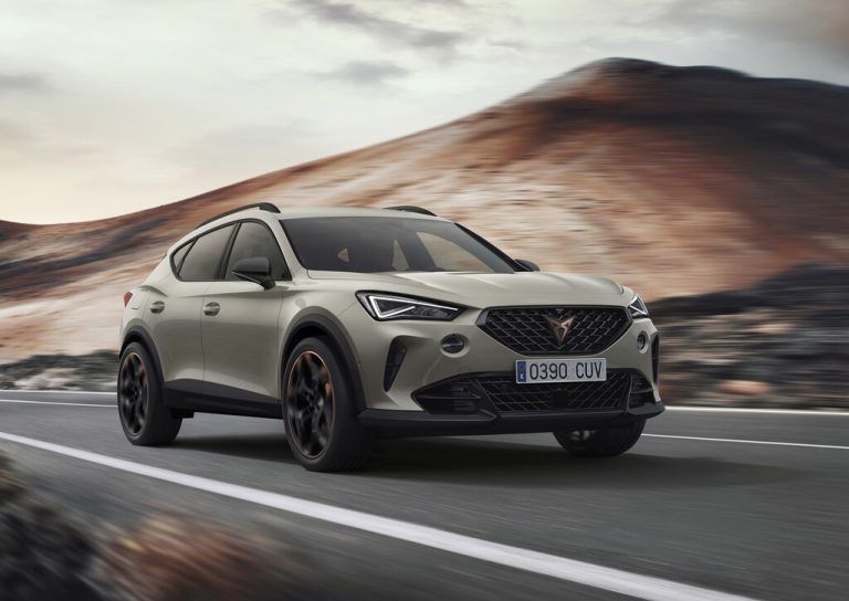 Cupra Formentor: Das erste eigene Modell der sportlichen Seat-Submarke mit Front- oder Allradantrieb) offeriert ein breites Spektrum an Antrieben: Benziner, Diesel und Plug-in-Hybride. Die Leistung: zwischen 150 und 245 PS. Der Preis: ab 32.970 Euro (1,5-l-TSI, 2WD). Neu hinzu kommt der limitierte VZ5 (7000 Fahrzeuge) mit 2,5-Liter-Fünfzylinder-Turbobenziner und 390 PS.
