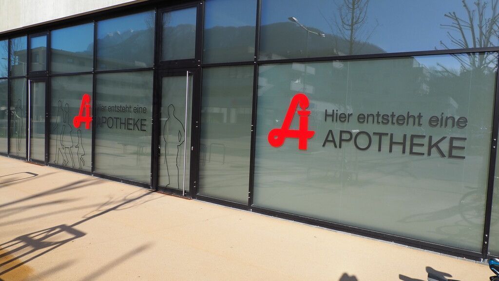 Apotheke auf Schiene