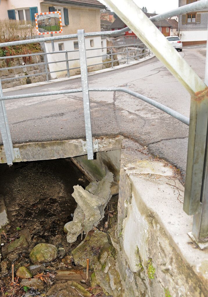 Straßensperre wegen Mauersanierung