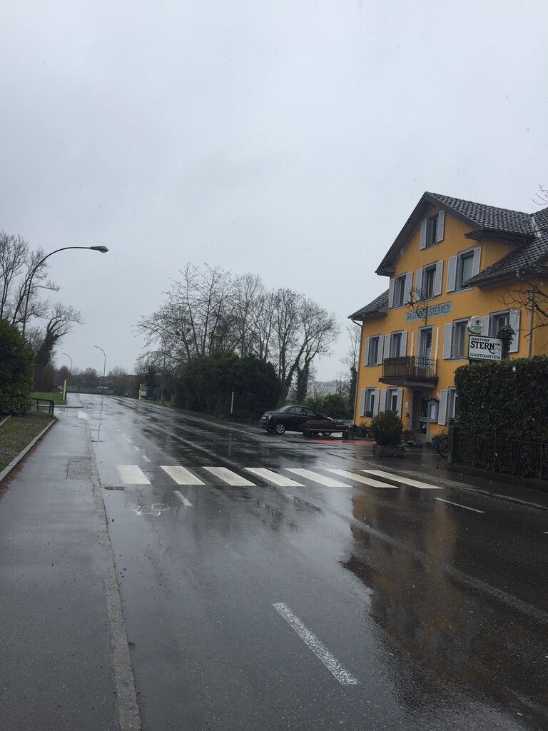 Passantin auf Harder Landstraße mit Messer attackiert. »A8