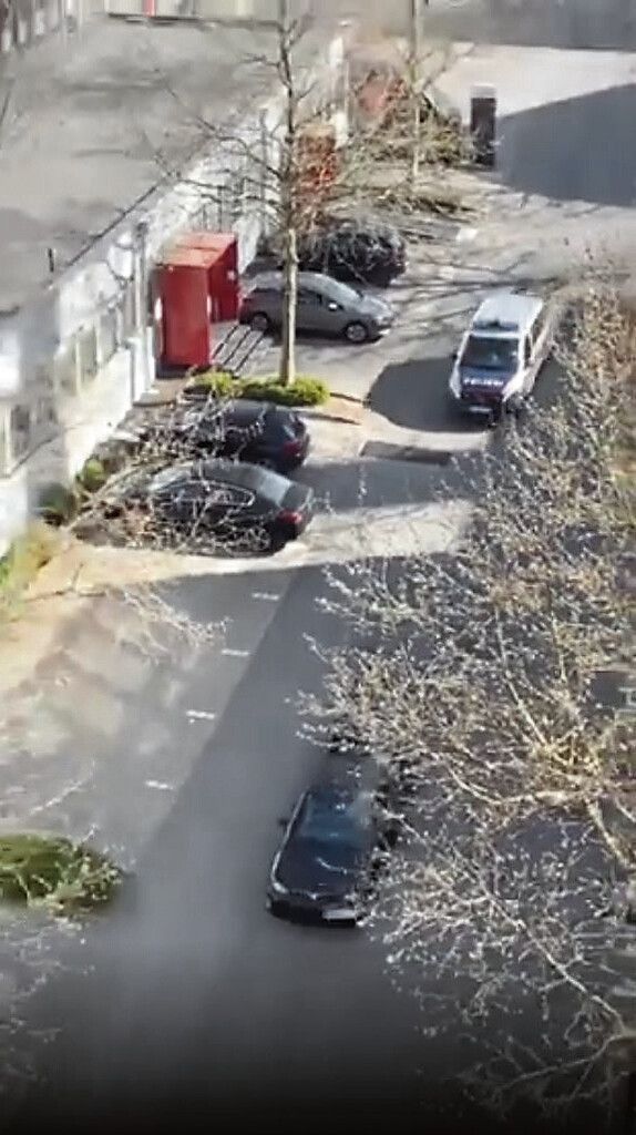 16-Jähriger außer Kontrolle: Irre Flucht vor der Polizei. »A10