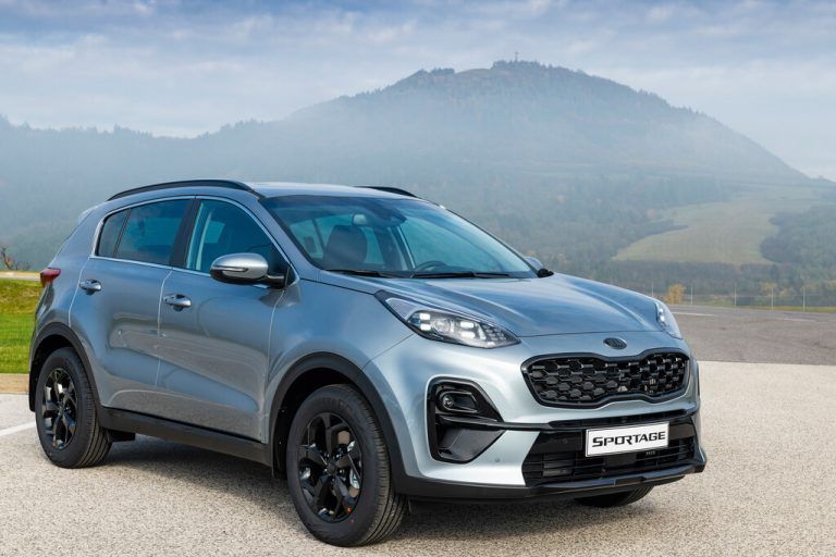 In den bisherigen vier Generationen hat sich der Kia Sportage vom fast schüchtern auftretenden Allrounder zum vielseitigen Charakter-Typ entwickelt.