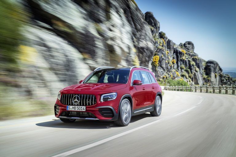 Mercedes-Benz GLB: fast minimalistisch gestylt, auf maximale Innenraum-Dimensionen bei kompaktem Maß ausgerichtet. Für bis zu sieben Personen.