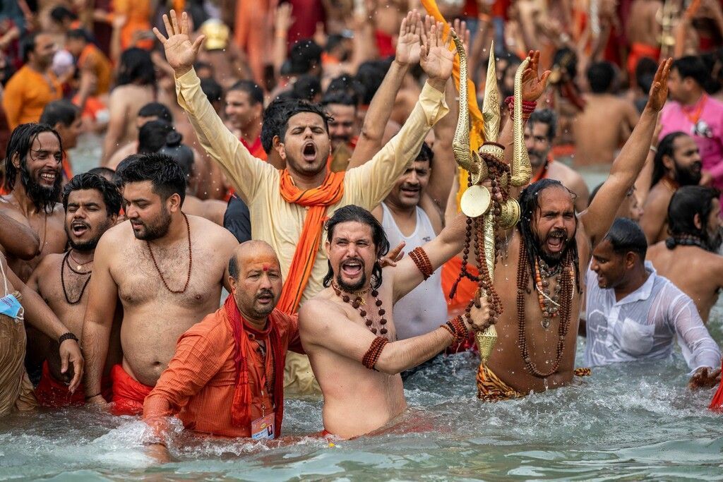 Zehntausende bei Hindu-Fest am Ganges