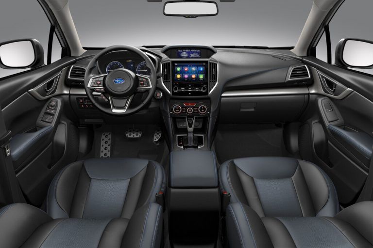 Übersichtliches Layout und leicht nachzuvollziehende Menü-Bedienung zeichnet das Cockpit des XV aus.