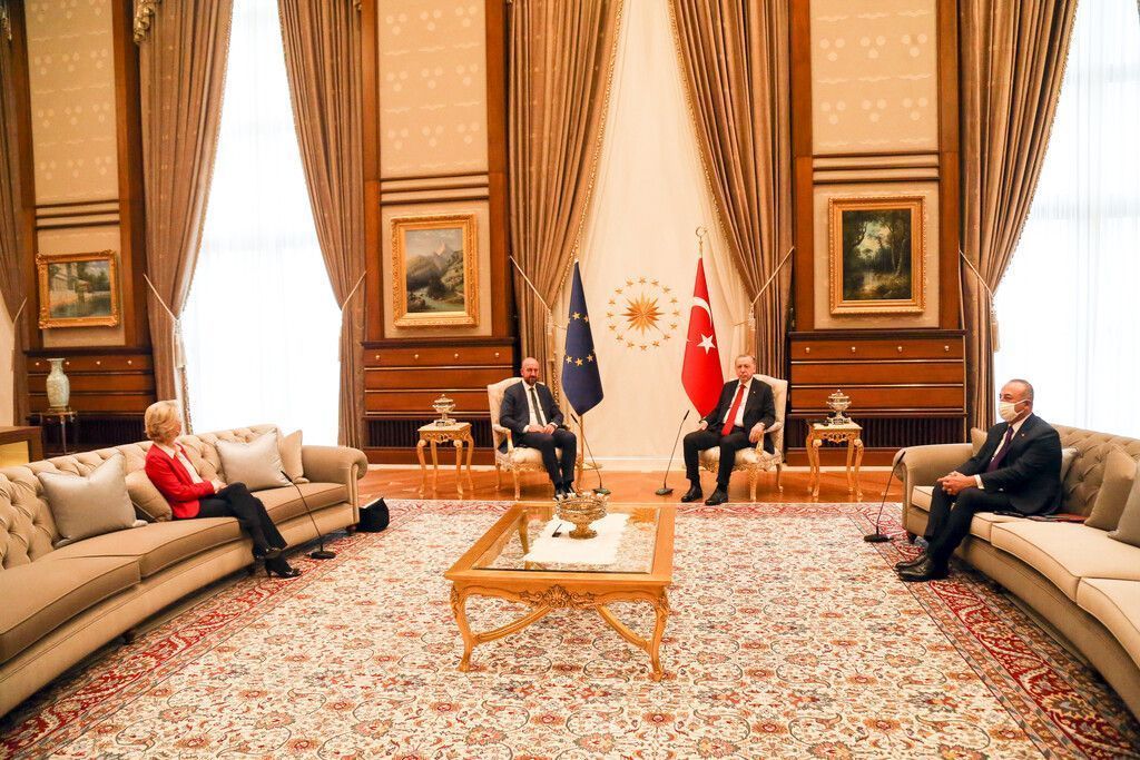 Türkei verteidigt nach &#8220;SofaGate&#8221; Sitzordnung
