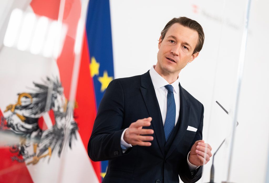 Immer lautere Rücktrittsaufforderungen an Blümel