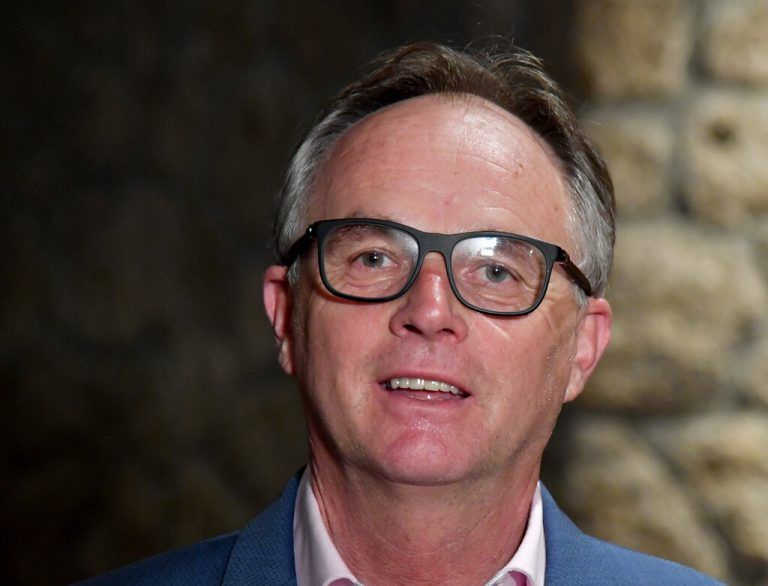 ABD0005_20210519 - ANIF - ÖSTERREICH: Der Steirische Skiverbandspräsident Karl Schmidhofer nach Ende des Wahlausschusses zum neuen ÖSV-Präsidenten am Dienstag, 18. Mai 2021, in Anis bei Salzburg. - FOTO: APA/BARBARA GINDL