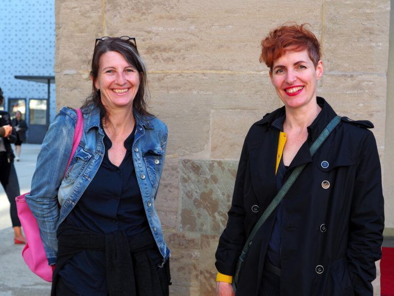Autorin Daniela Egger und Petra Hochschwarzer.