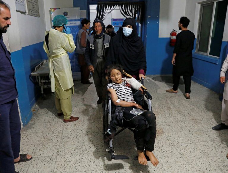 Bei einem Anschlag in der Nähe einer Schule in Kabul (Afghanistan) sind mindestens 58 Menschen getötet worden, vor allem Mädchen. Reuters