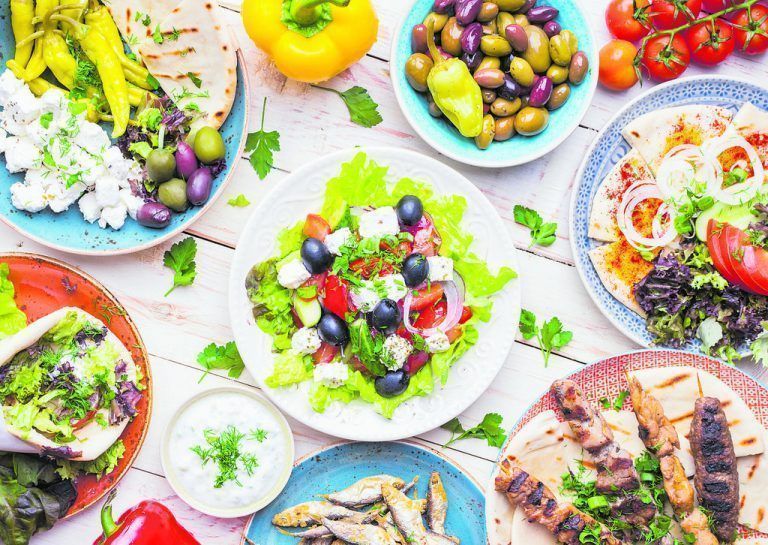 Das Essen in Griechenland ist äußerst vielfältig und bunt.Shutterstock