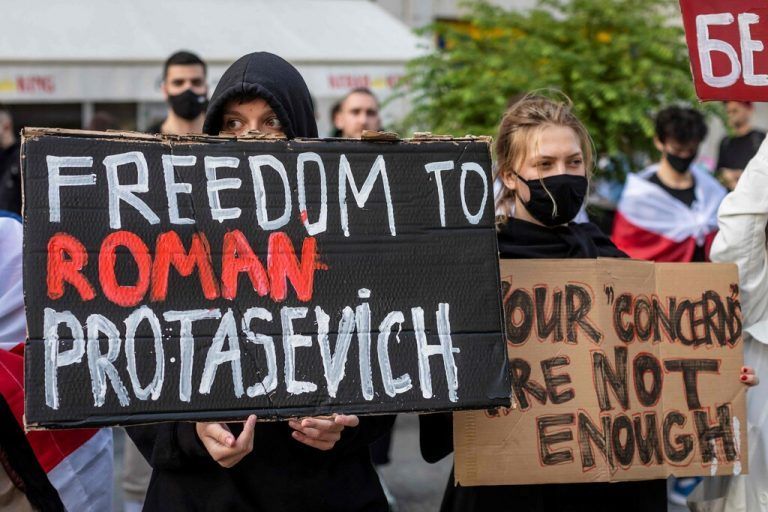Demonstranten in Polen fordern die Freiheit des Regierungskritikers. AFP