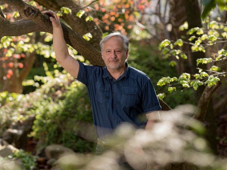 Der Dornbirner Autor Conrad Amber will Städte als Waldgärten gestalten.