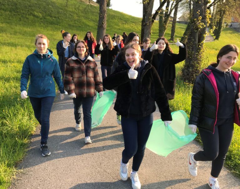 Der II. Jahrgang der HLW Riedenburg in Aktion. hlw riedenburg