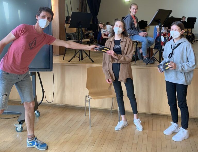 Die Jungmusikanten des Musikvereins Weiler durften sich die Wartezeit mit einem Jungmusik-Quiz vertreiben. Am Ende wurden sogar drei Gewinner ermittelt.MV WEiler