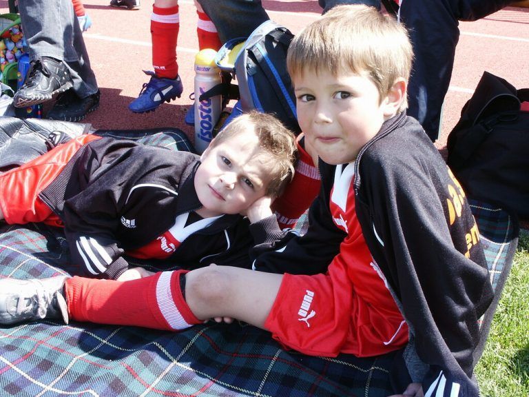 Die Liebe zum Fußball und dem FC Dornbirn verbindet Florian und Felix seit frühester Kindheit. Seit der U7 spielen sie bei den Rothosen.