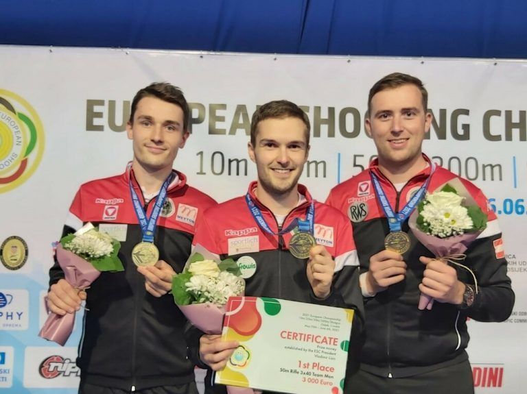 Die neuen Europameister in der Kleinkaliber-Mannschaft (v. l.): Patrick Diem, Thomas Mathis und Gernot Rumpler. ÖSB /Melmer