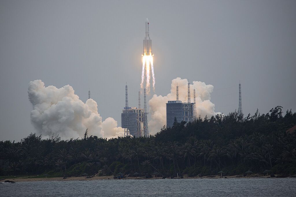 Trümmerregen nach Start von chinesischer Rakete befürchtet