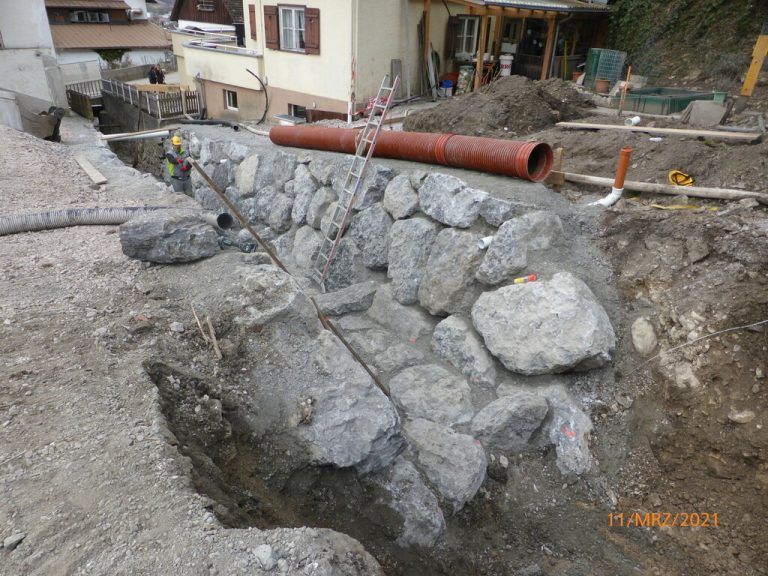 Die Verbauung erfolgte naturnah.