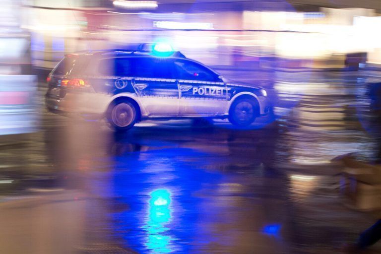 Eine Streife der Lindauer Polizei nahm die Verfolgung auf, brach sie dann aber aus Sicherheitsgründen ab. SYMBOL/DPA
