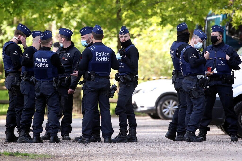 Bewaffneter Soldat gesucht