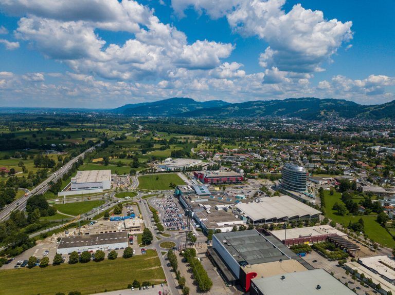 Elektroauto-Pionier Tesla will sich mit seinem Servicecenter auf dem Dornbirner Areal rund um Messe und Messepark ansiedeln.vn/Steurer