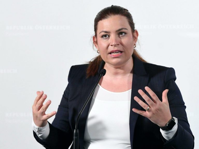 Grüne rügen Finanzminister: Tomaselli kritisiert verweigerte Aktenlieferung. »A4