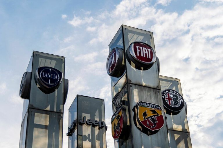 Autokonzern kündigt Händlerverträge