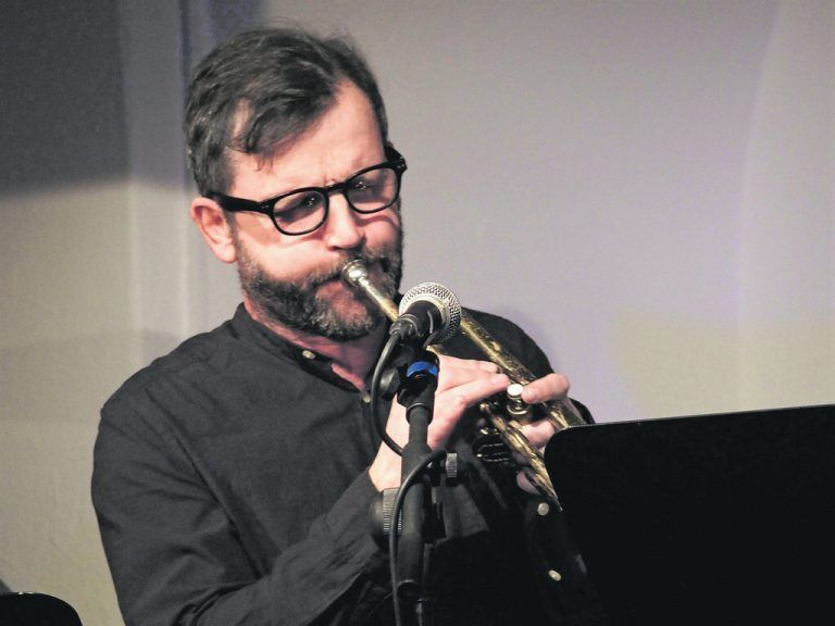 Herbert Walser-Breuß: „In meinem Musikzimmer befinden sich vielleicht 60 Instrumente.“ JU