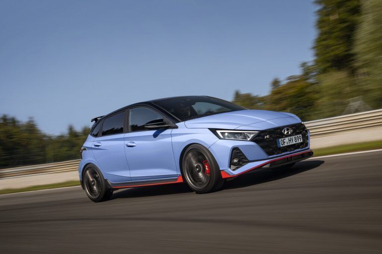 Hyundai i20: In der N-Version spielt er unverhohlen auch optisch mit seiner Power. Auf satte 204 PS bringt es die Sport-Variante des Südkoreaners.
