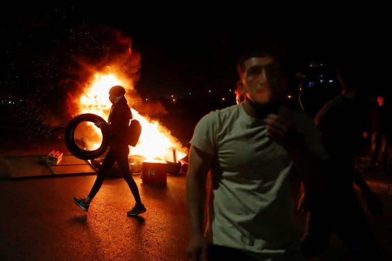 In der Stadt kommt es derzeit zu immer massiveren Ausschreitungen. reuters, AP, AFP