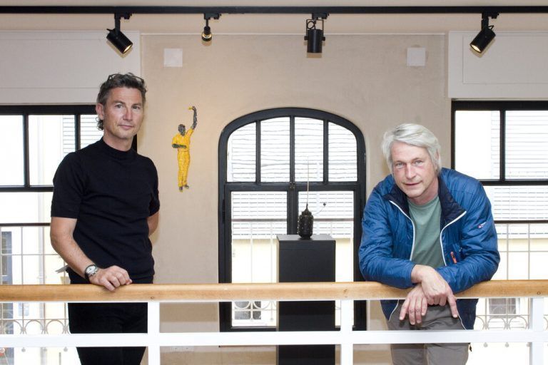 Kurator Klaus Feldkircher (l.) und Künstler Marco Spitzar in der neuen Galerie 9und20. Franc