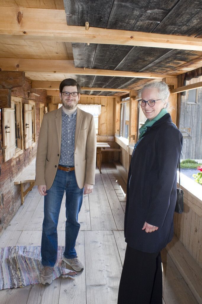 Kurator Thomas Hirtenfelder und Annelies Nigsch.