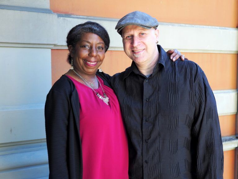 Musikerpaar Ellice Brown und Gary Camper.