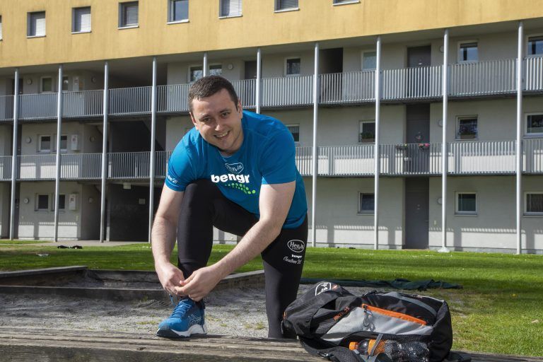 Das Schnüren der Laufschuhe ist für Zlatko Djordjevic inzwischen zu einem Ritual geworden. VN/Paulitsch