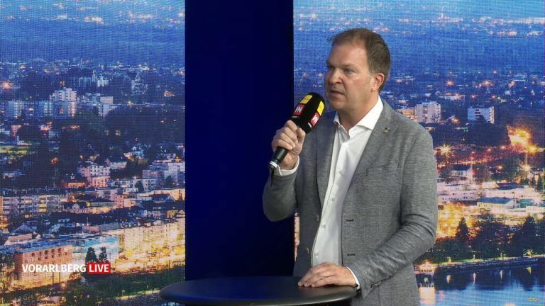 Reisespezialist Michael Nachbaur freut sich über Lockerungen in vielen Ländern.VN