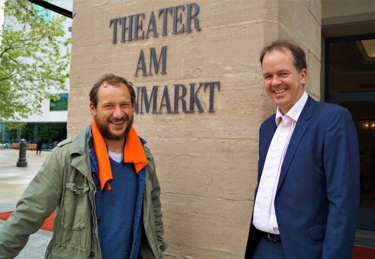 Schauspieler Felix Défer und Dramaturg Ralph Blase.