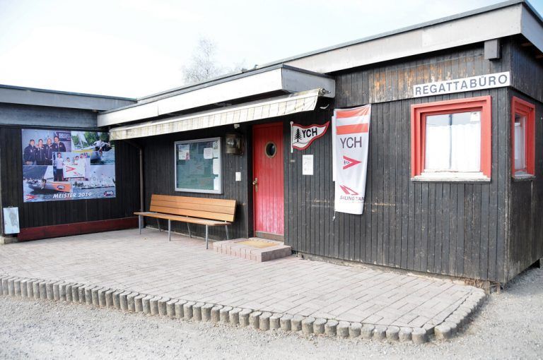 So sieht das Clubheim des Yahtclubs Hard derzeit aus.