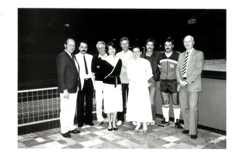 Verein im Jahr 1986: Erich Hansmann, Otto Fink, Paul Holzner, Christl Gerhalter, Pepe Reinher, Katharina Stumfoll, Burkhard Allgäuer, Christophorus Schmid und Fritz Gössl.