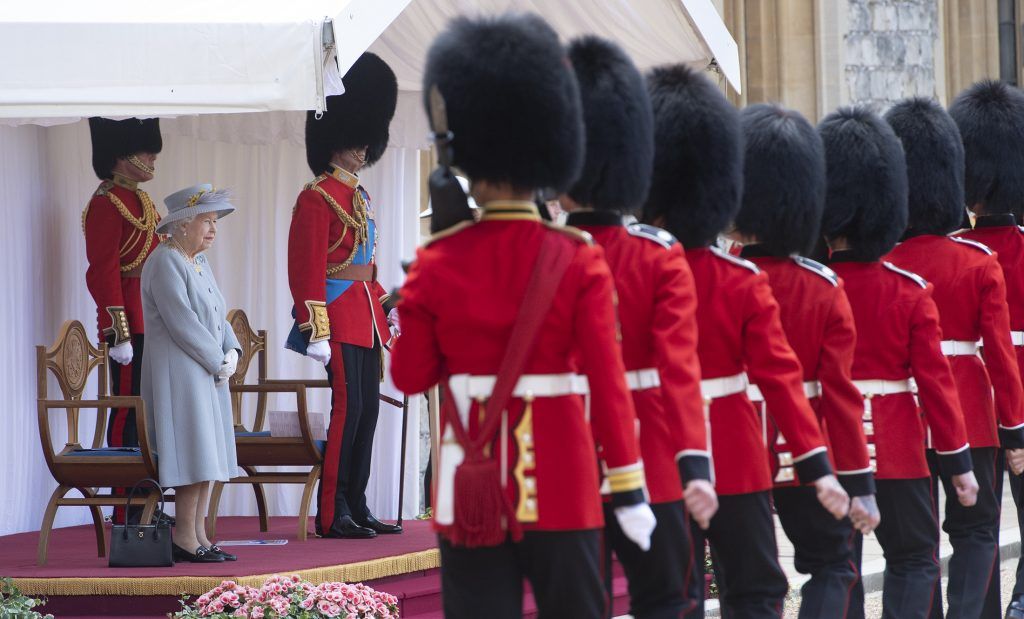 Queen mit abgespeckter Geburtstagsparade gefeiert