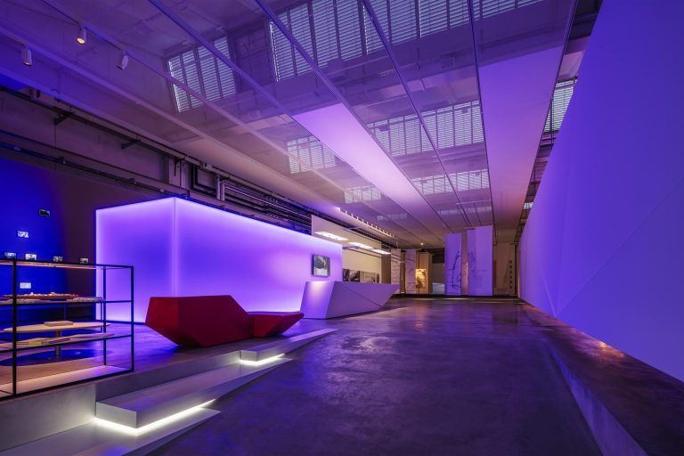 Das neue Lichtforum der Zumtobel Group lässt Innovation leuchten. zumtobel/Pinjo
