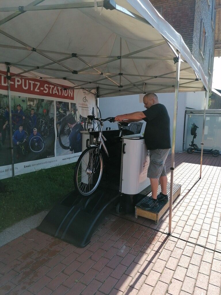 Große Fahrradputzaktion auf dem Wolfurter Markt