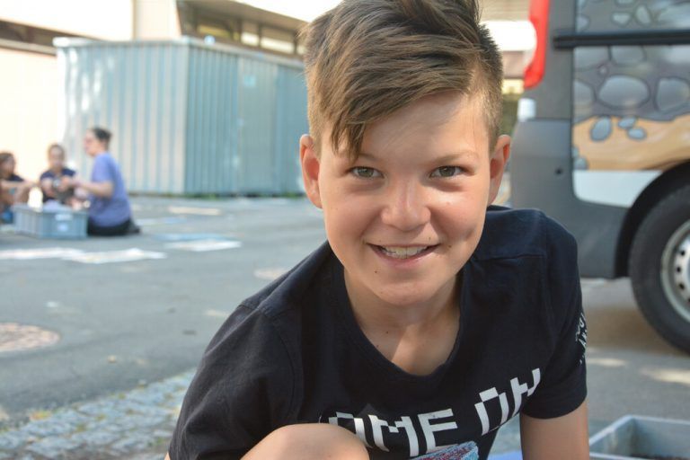 Beim Ausgraben braucht man viel Geduld. Aber das war es wert, dass ich lange nach meinem vergrabenen Schatz gesucht habe. Ich habe einen Nagel aus der Römerzeit gefunden. Das war voll cool. Noah Jussel, 10 Jahre