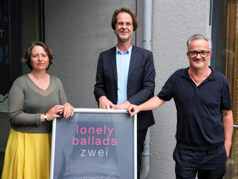 Bühnenbildnerin Valerie Lutz, Dramaturg Martin Ojster sowie Regisseur Martin Gruber.
