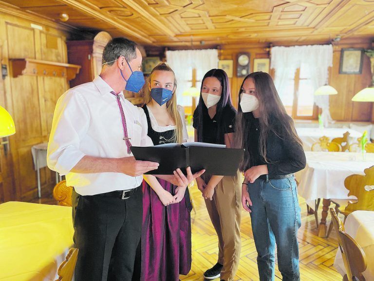 Der „Adler“ wurde bereits zum zweiten Mal als „Great Place to Work – Bester Arbeitgeber im Tourismus“ ausgezeichnet.Adler