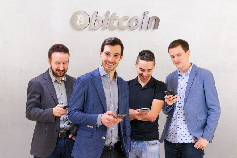 Die Fusonic-Gründer Alexander Troy, Matthias Burtscher, Rene Ponudic und David Roth sind Fans der Digitalwährung Bitcoin. fusonic