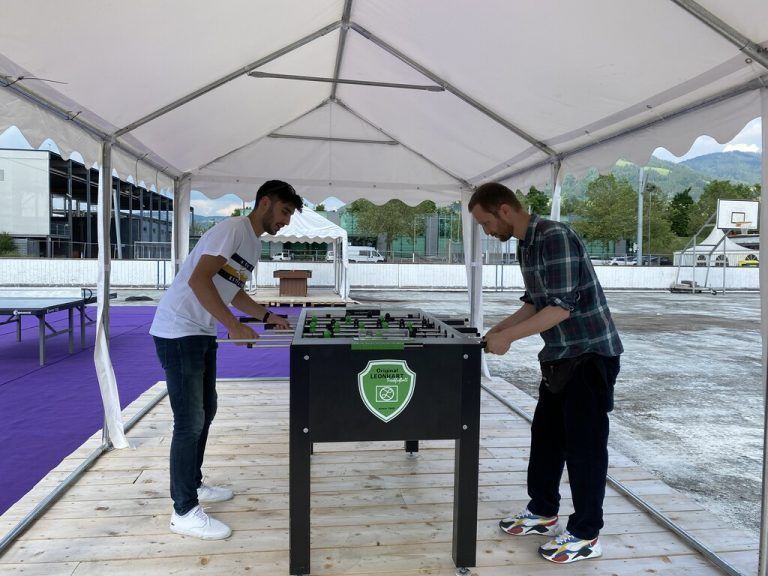 Entspanntes Kickerspiel am Rande der Jahreshauptversammlung der OJAD.<span class="copyright">ERH (4)</span>