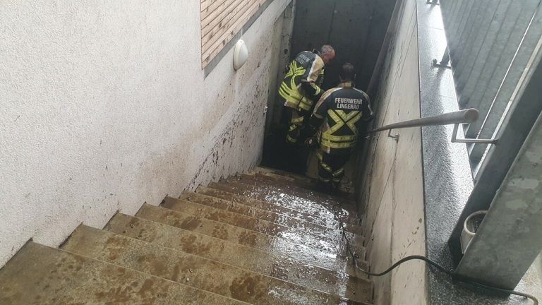Ein Platzregen überflutete den Ortskern von Lingenau und zahlreiche Keller. »A5